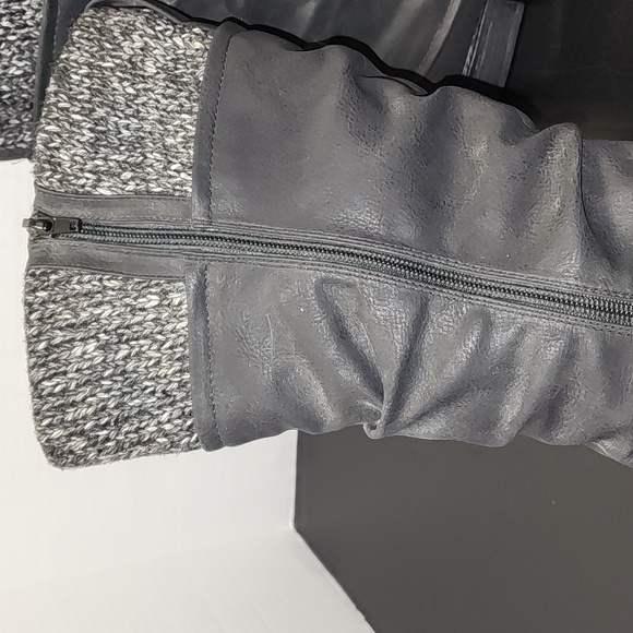 Muk Luks Women's Black and Gray Winter Boots Sz 9 - Picture 5 of 8